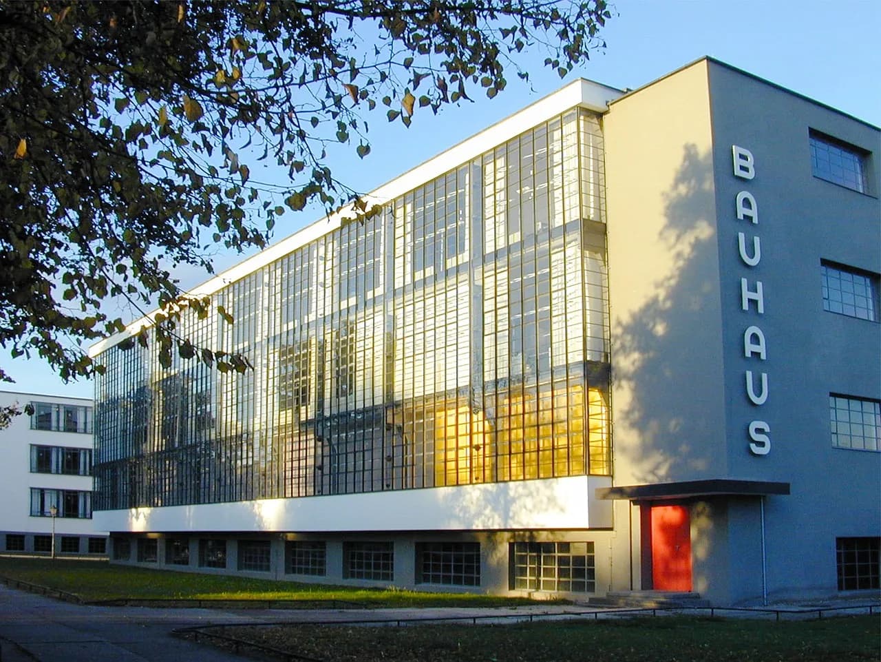 bauhaus, bauhaus building, dessau, design