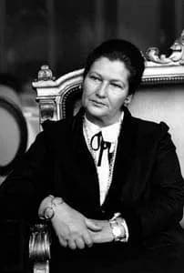 portrait de simone veil en noir et blanc